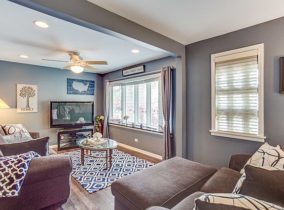 3rd image of 531 Sussex Ct