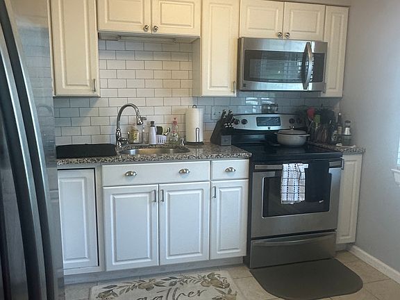 5th image of 372 Monticello Dr