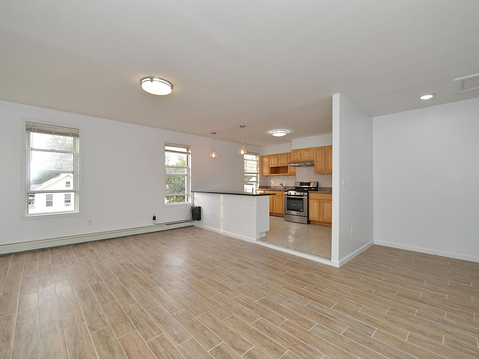 1st image of 8644 18th Ave #7322