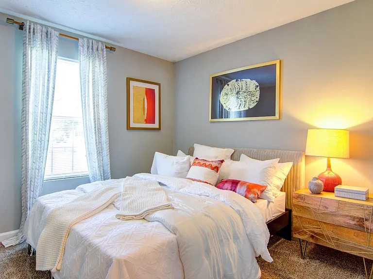 Sutter Lake Apartments — Photo 12