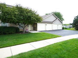 1139 N Red Oak Cir UNIT 4, Round Lake Beach, IL 60073