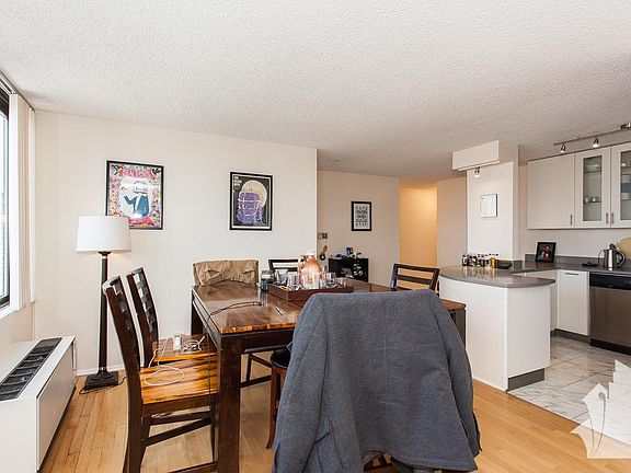 3rd image of 2754 Hampden #1403