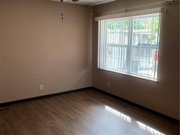 3rd image of 4244 Green Meadows Dr
