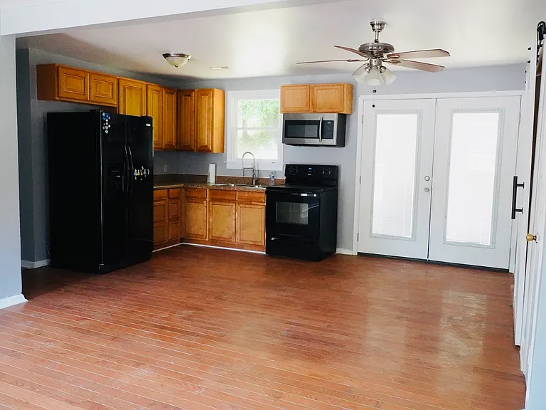 112 Lindy Murff Ct — Photo 2