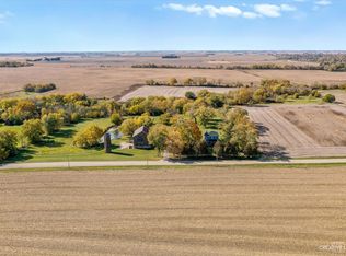 8865 E Sandwich Rd, Hinckley, IL 60520