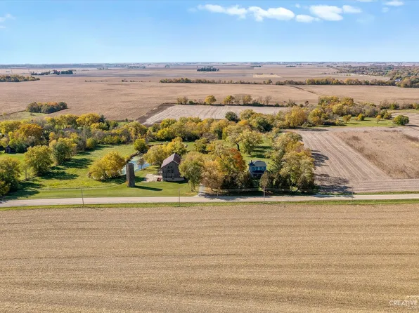 8865 E Sandwich Rd, Hinckley, IL 60520