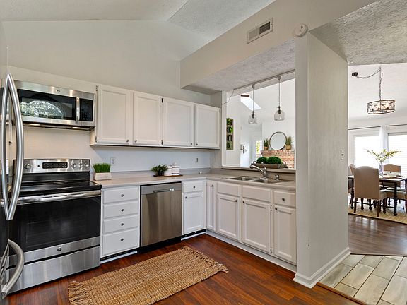 4th image of 6728 Prince Regent Ct
