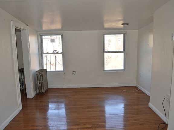 2nd image of 53 Pulaski St