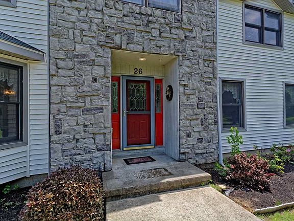 2nd image of 26 Cayuga Ct
