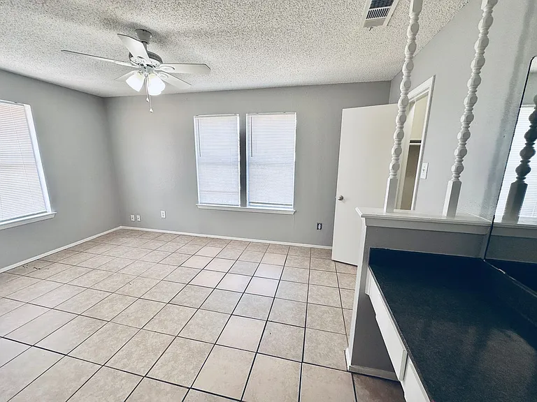5305 Woodland Oaks Ct — Photo 5
