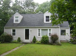 20 Kaechele Dr, Sandy Hook, CT 06482