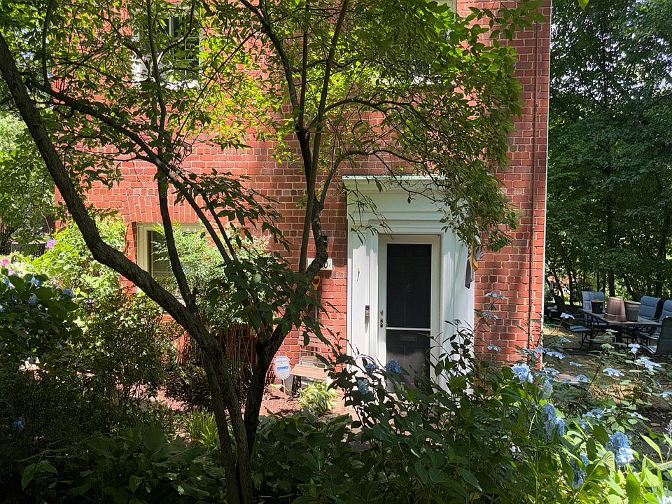 1st image of 3630 Gunston Rd #928