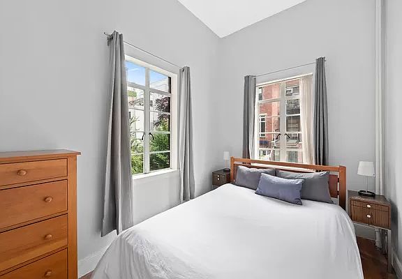 4th image of 39 W 84th St APT 1B