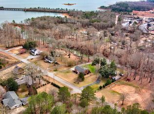 1906 Shiloh Rd, Seneca, SC 29678