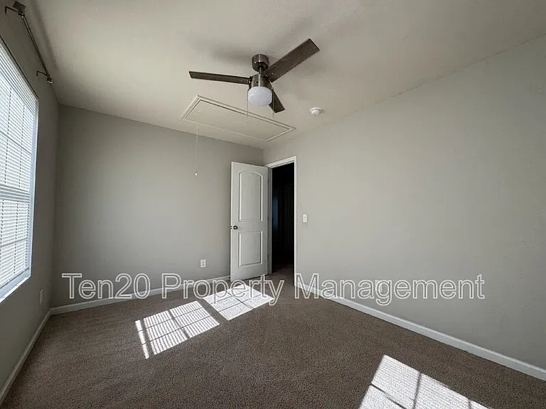 753 Compass Trl — Photo 15