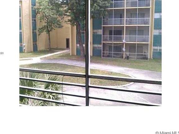 4th image of 3700 NW 21st St APT 313