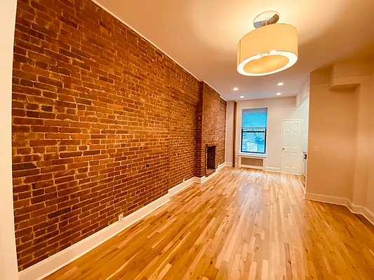 Rented by Metropolis Real Estate of Manhattan | media 5