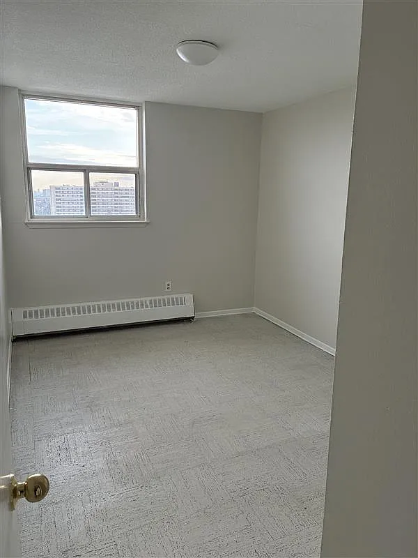 2900 Jane Street — Photo 4