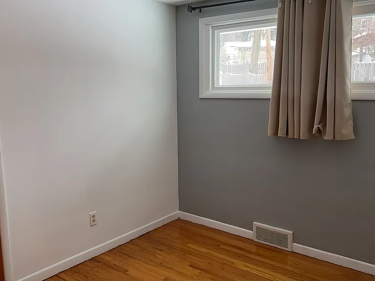 601 Demong Dr — Photo 8