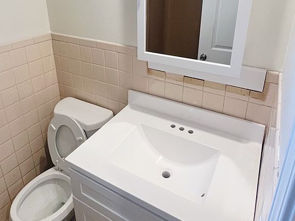 5th image of 110 Southwoods Ct #4
