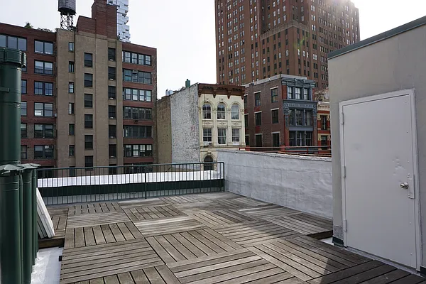 Rented by Compass | media 67