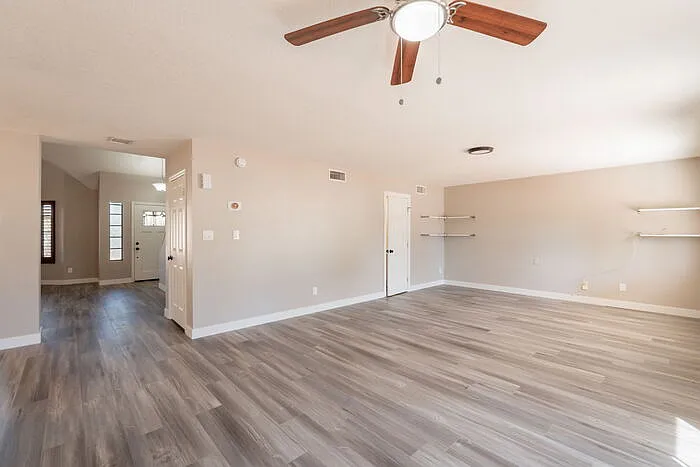 5416 E Glencove St — Photo 15