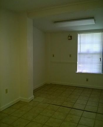 3rd image of 1810 Pease St