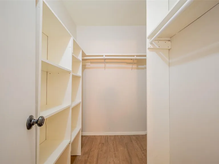 9202 Benning Dr — Photo 35