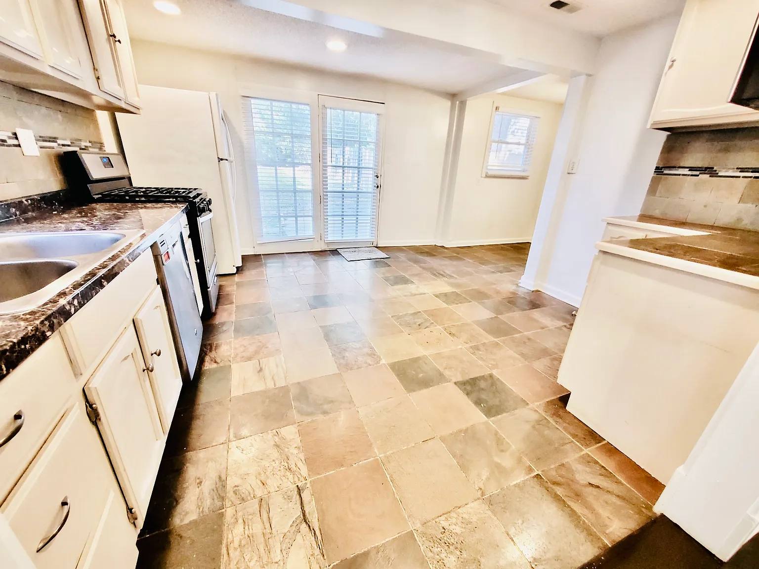 1714 W 41st Street — Photo 4