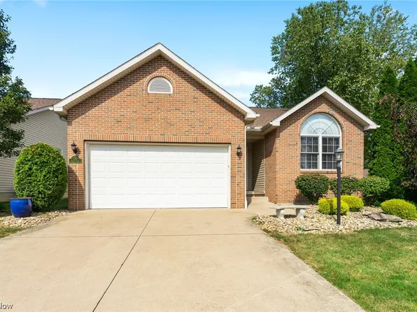 130 Royal Troon Dr SE, Warren, OH 44484