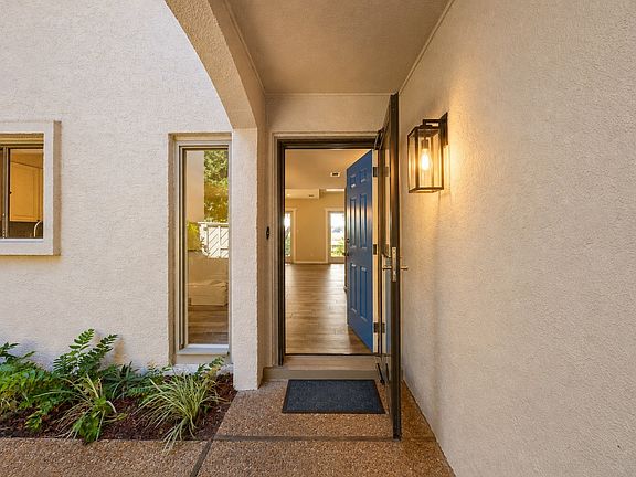 3rd image of 3063 Sea Marsh Rd