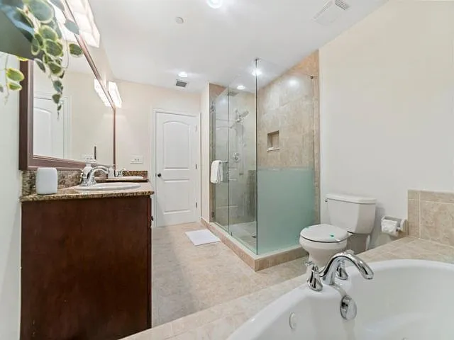 1849 NE 26th Ave #2 — Photo 4