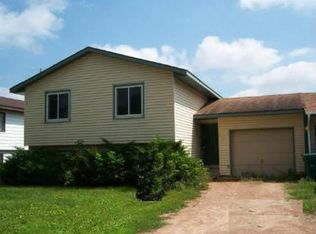 407 Westgate Dr, Winsted, MN 55395