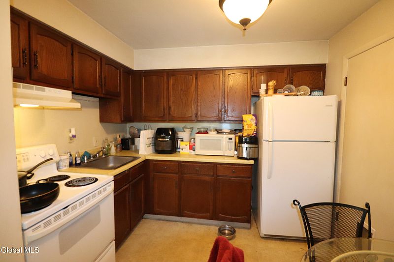 5th image of 116 Agnes Avenue