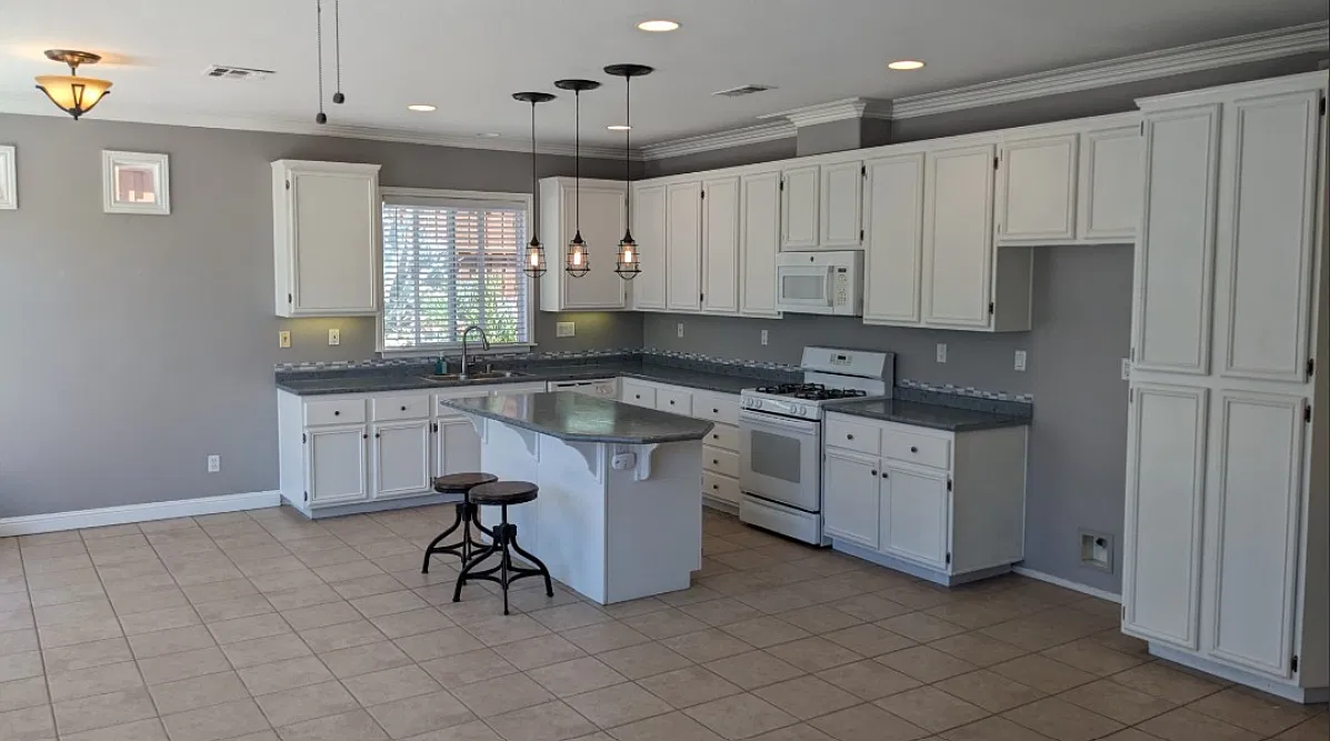 3 bed, 1551 sqft, $2,995 — Photo 2