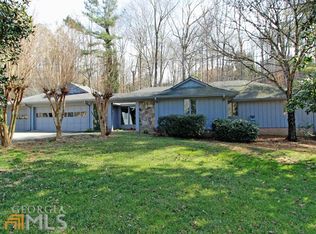 1230 Oakhaven Dr, Roswell, GA 30075