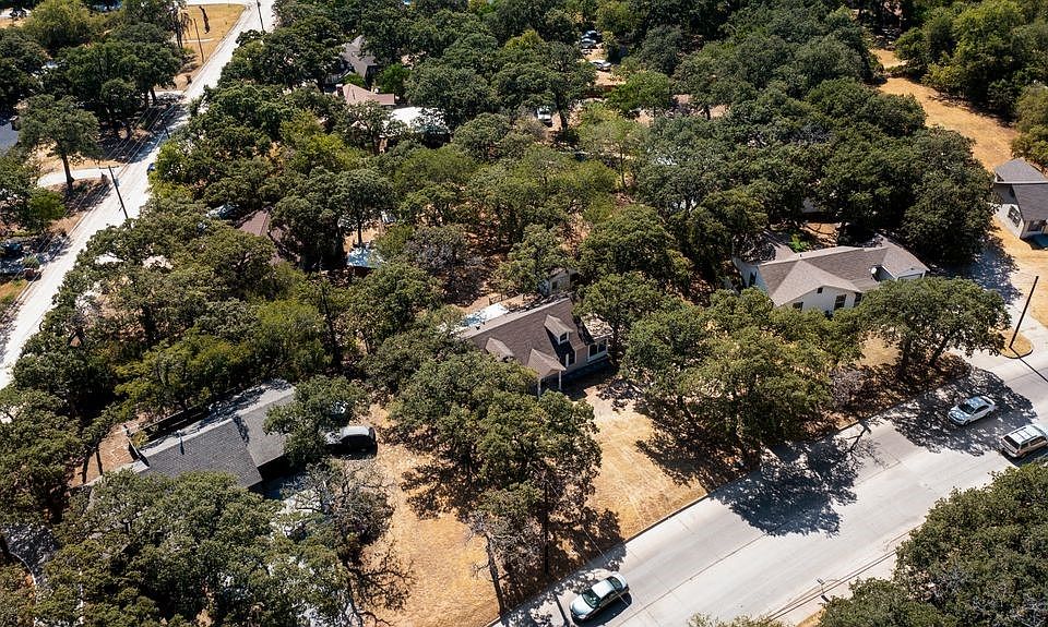 1st image of 6140 Forest Hill Dr