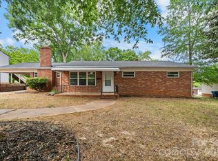 411 20th Ave NE, Hickory, NC 28601