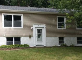 213 Broadmore Rd SW, Cedar Rapids, IA 52404