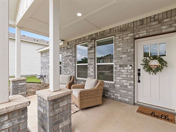 2nd image of 2112 Brooke Ln
