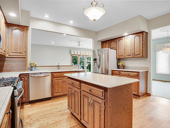 4th image of 17706 Valerie Ct