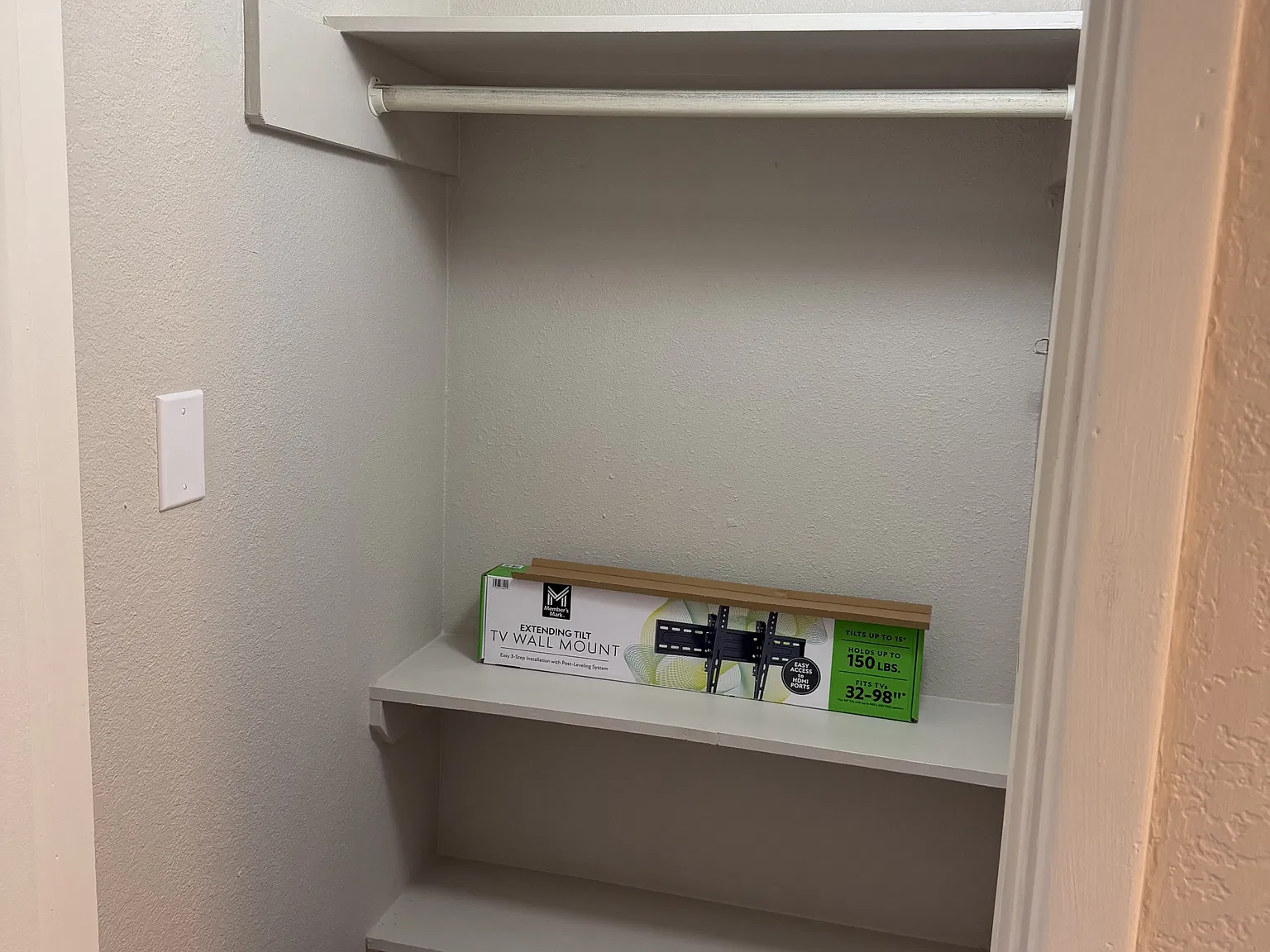 111 S. Willow Road - Apt 16 — Photo 3