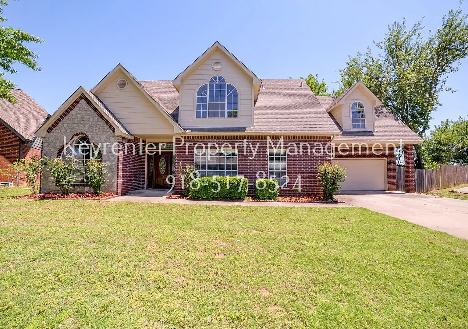 Beautiful home across from Jenks Middle School — Photo 1