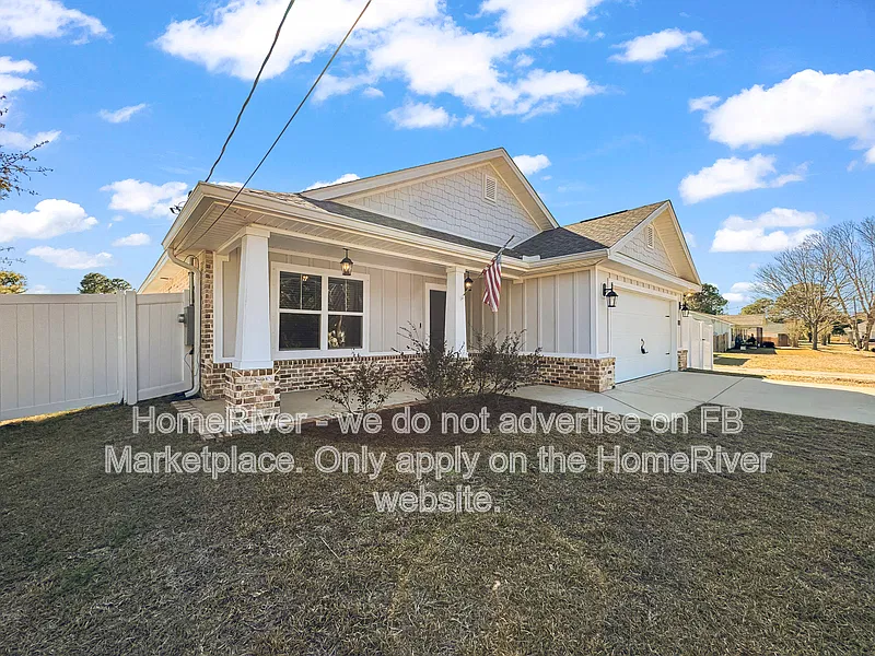 3 bed, 2.0 bath, 1700 sqft, $2,145 — Photo 2