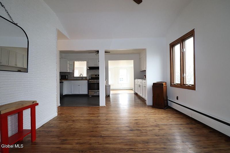 3rd image of 12 Nelson Avenue