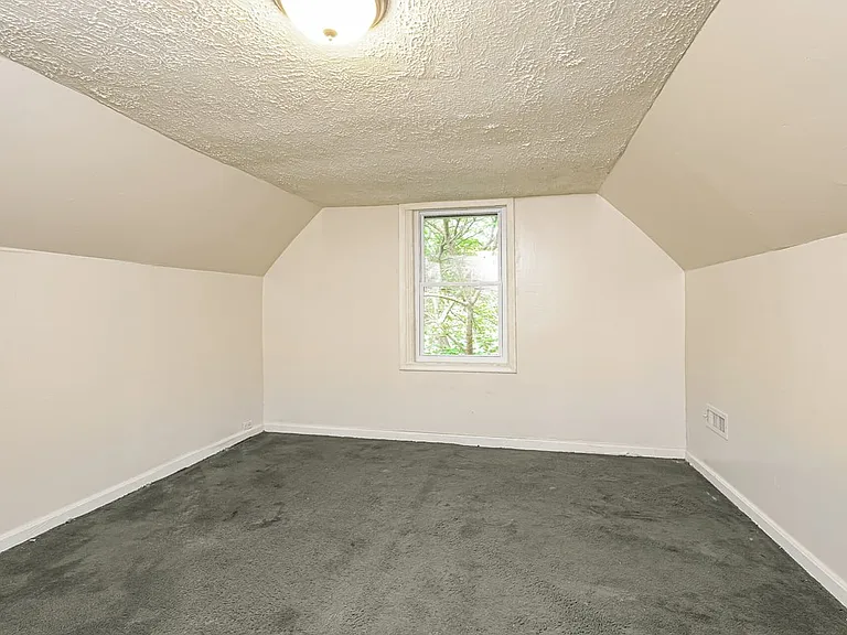 1103 Louise Rd — Photo 11