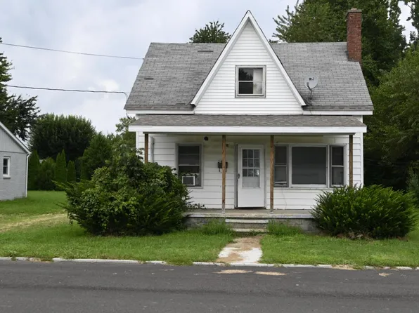 216 W Fairground Ave, Osgood, IN 47037