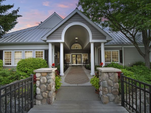 459 Village Green Blvd #207