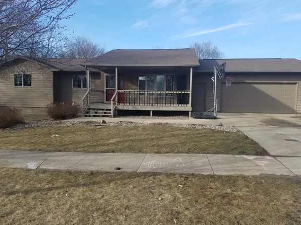 208 Ramona St, Hartford, SD 57033