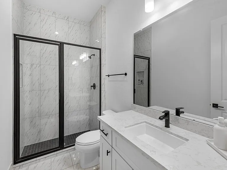 1402 Sunrise View Ln — Photo 20